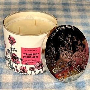 Bath & Body Works STRAWBERRY POUNDCAKE 3 Wick Candle